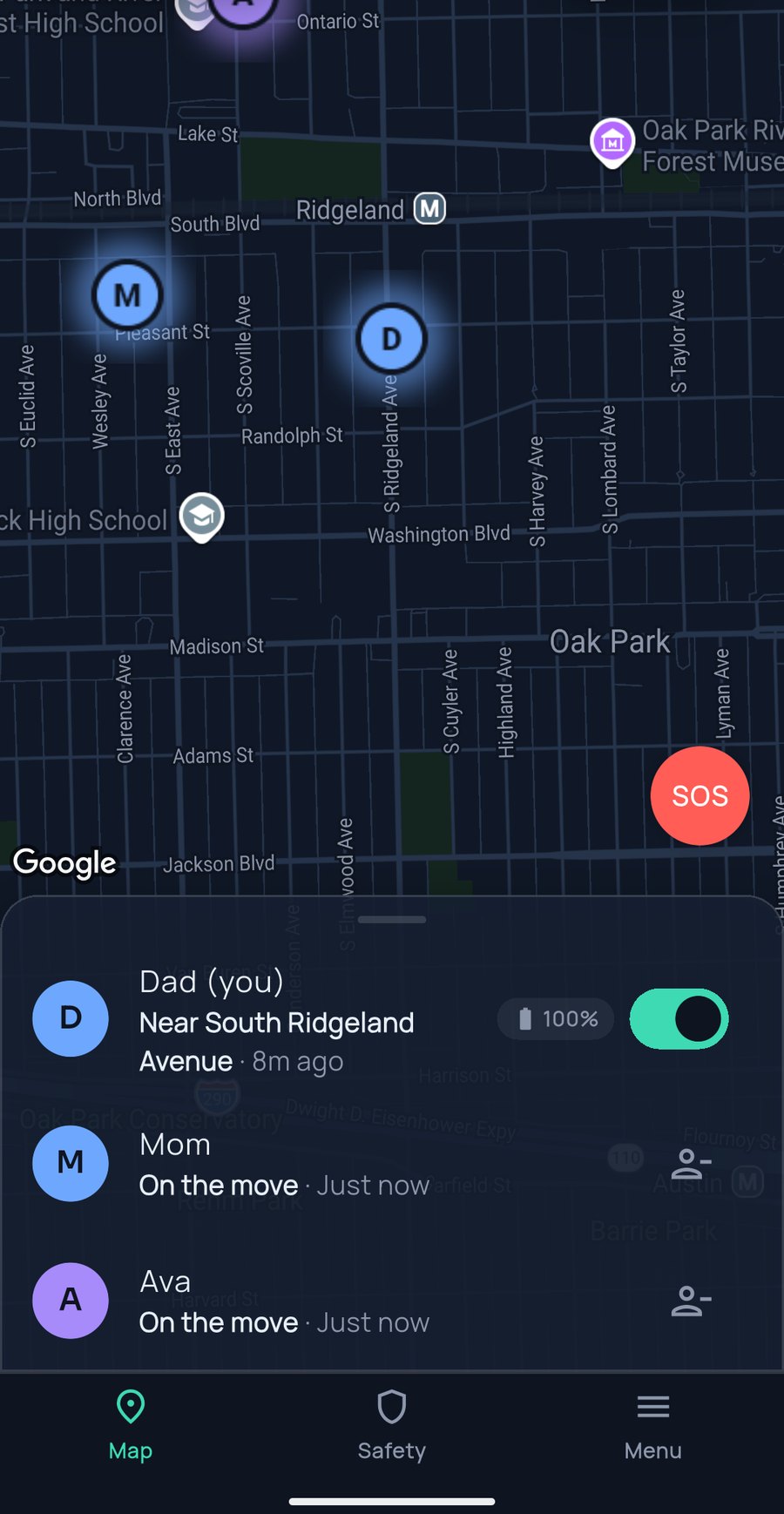The FamilySeen live family map with Dad, Mom and Ava around Oak Park